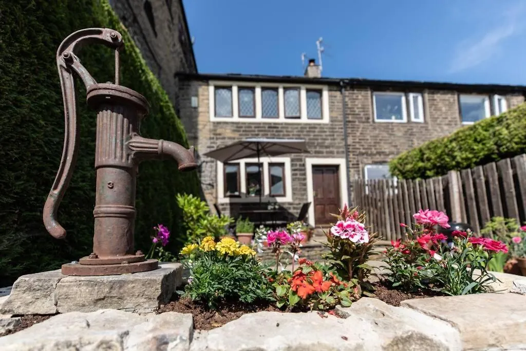 Clay Well Cottage Huddersfield United Kingdom