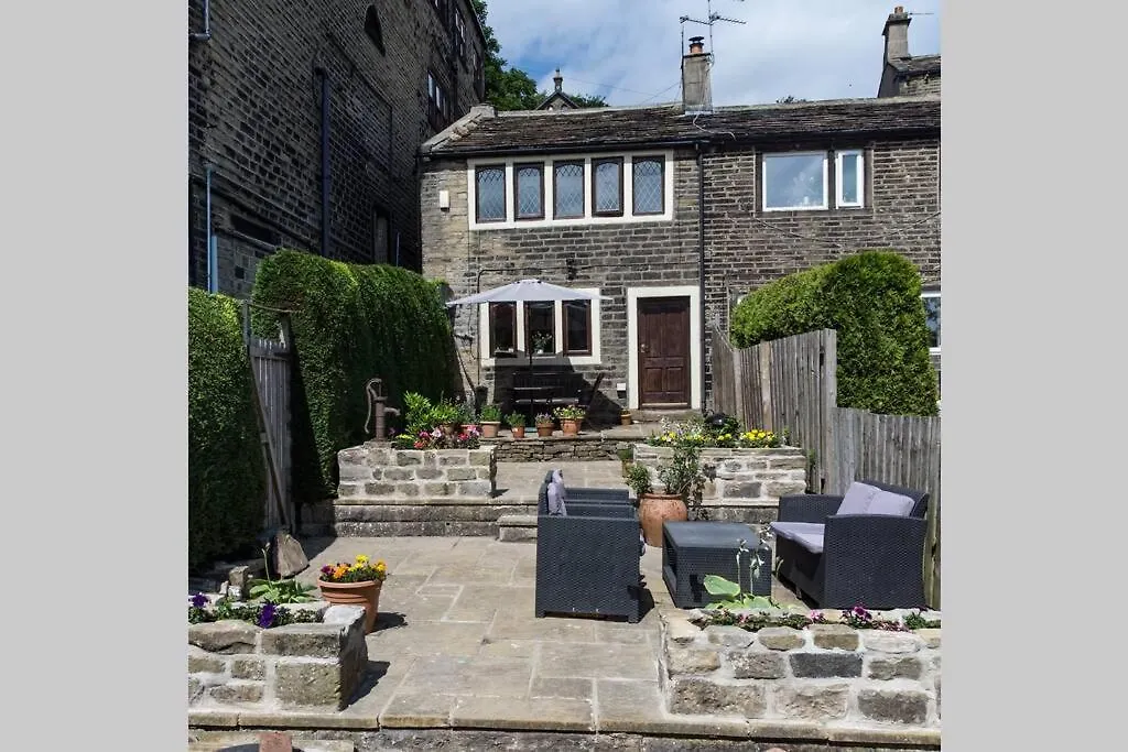 Clay Well Cottage Huddersfield United Kingdom